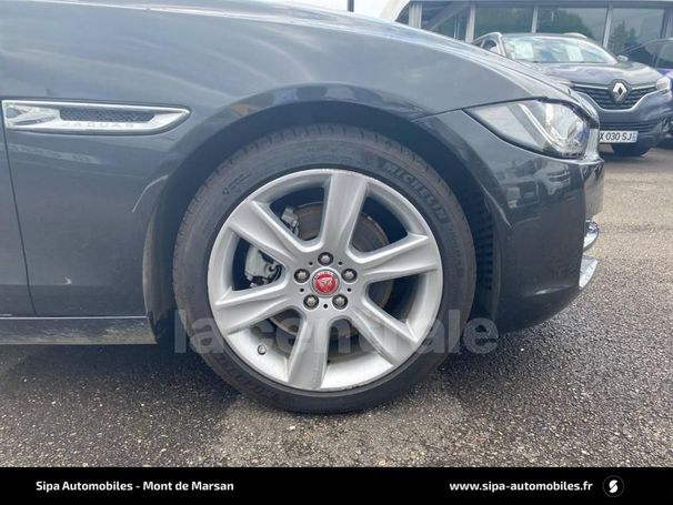 Jaguar XE 132 kW image number 14