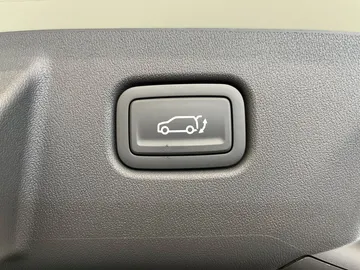 Car image 36