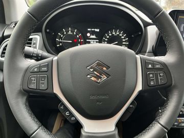 Car image 12