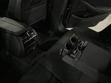 Car image 36