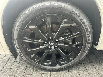 Car image 29