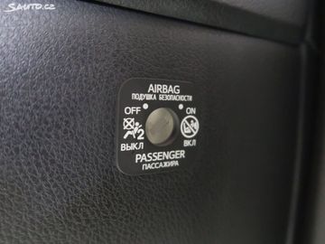 Car image 32