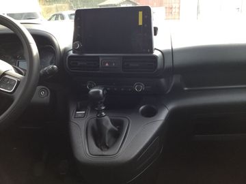 Car image 11