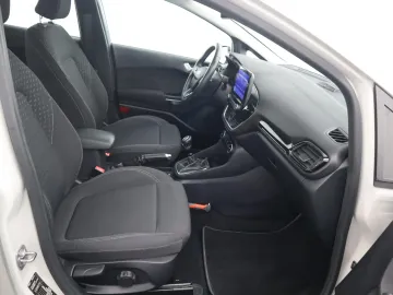 Car image 40