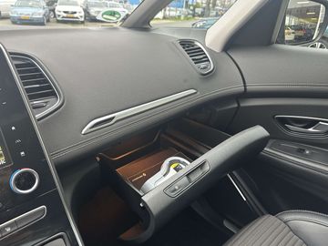 Car image 33