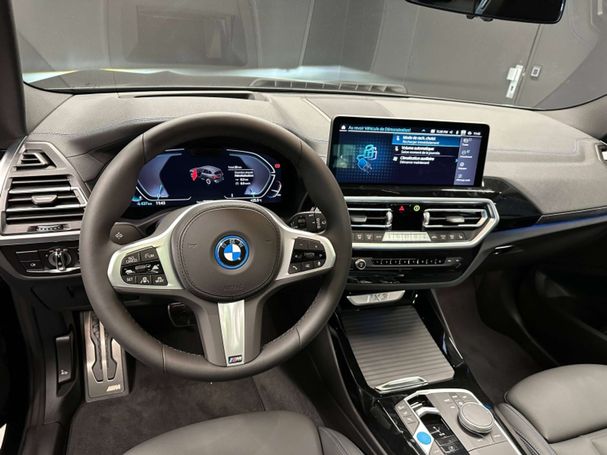 BMW iX3 M Sport Impressive 213 kW image number 4