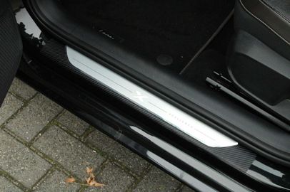 Car image 37