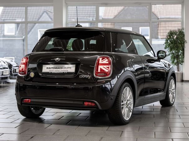 Mini Cooper SE Mini Yours Trim 135 kW image number 2