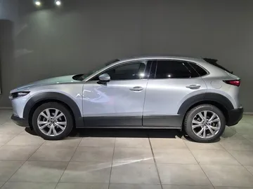 Car image 3