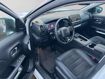 Car image 16