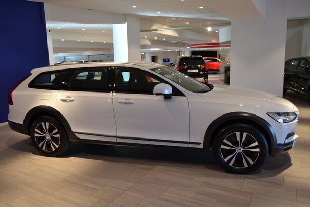 Volvo V90 Cross Country D4 Polestar AWD 149 kW image number 3