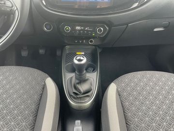 Car image 12