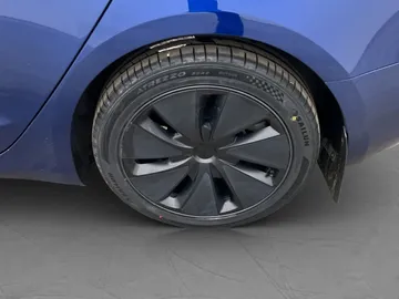 Car image 36