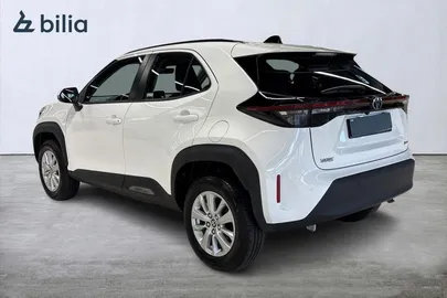 Car image 4