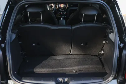 Car image 33