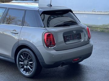 Car image 44