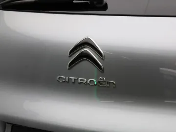 Car image 36