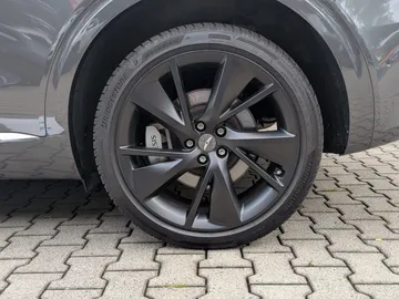 Car image 29
