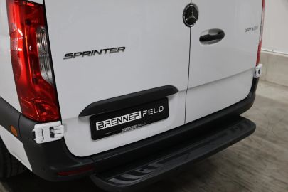 Car image 48