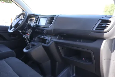 Car image 36