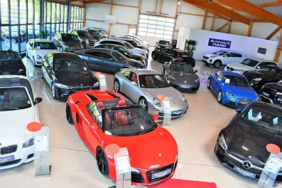 Car image 22