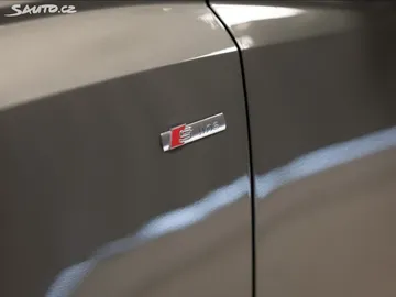 Car image 37