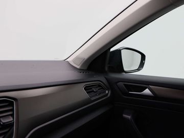 Car image 32