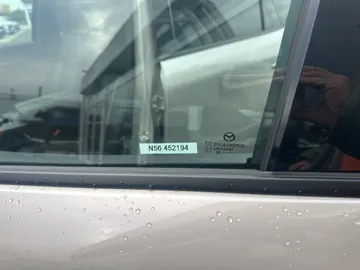 Car image 28