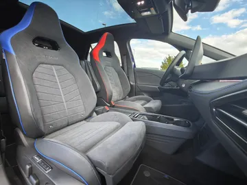 Car image 29
