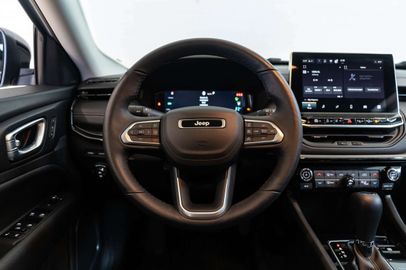 Car image 37