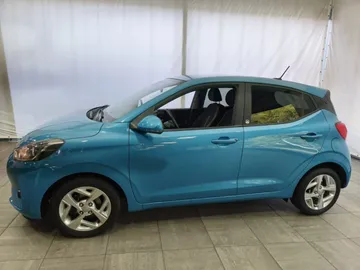Car image 2