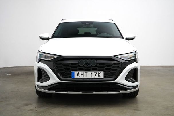 Audi Q8 50 quattro e-tron Sportback 250 kW image number 18