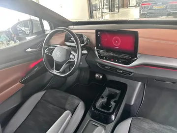 Car image 28