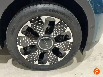 Car image 33