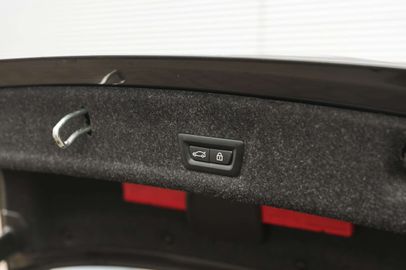 Car image 38