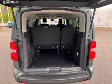 Car image 35