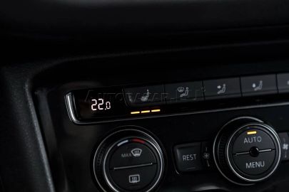 Car image 37