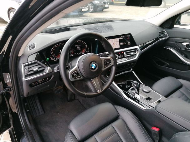 BMW 330i Sport Line 190 kW image number 6