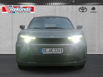 Car image 4