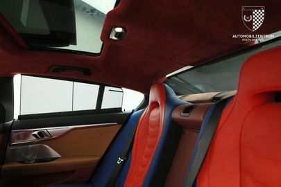 Car image 38