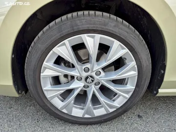 Car image 31