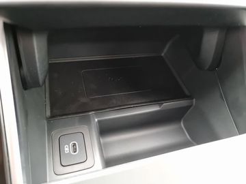 Car image 36