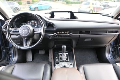 Car image 17