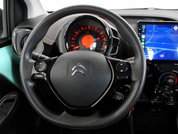 Car image 28