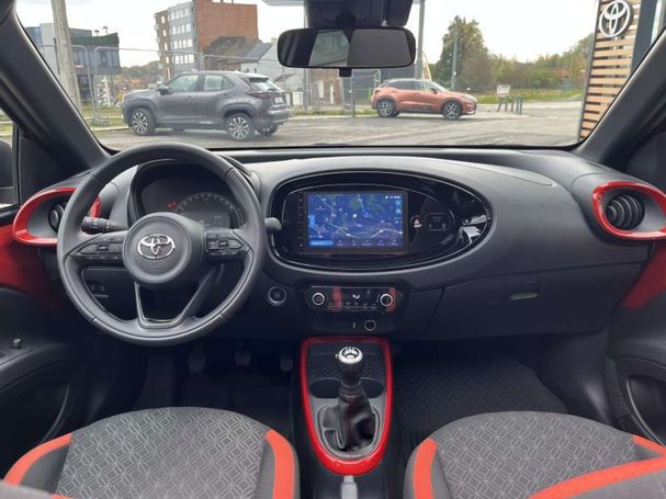 Toyota Aygo X 53 kW image number 12