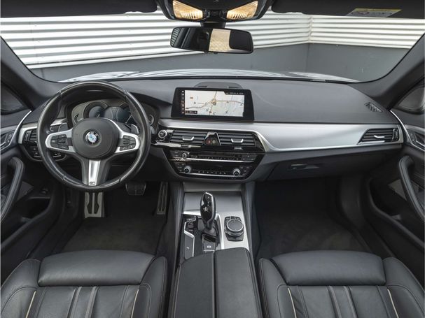 BMW 530i Touring xDrive 185 kW image number 15