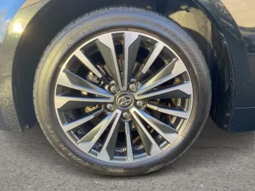 Car image 28