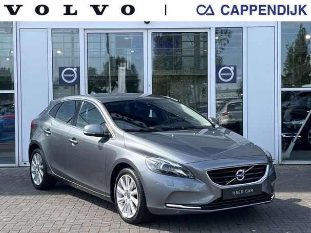 Volvo V40 T3 113 kW image number 1