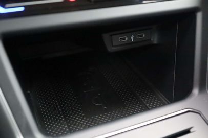 Car image 31