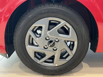 Car image 21